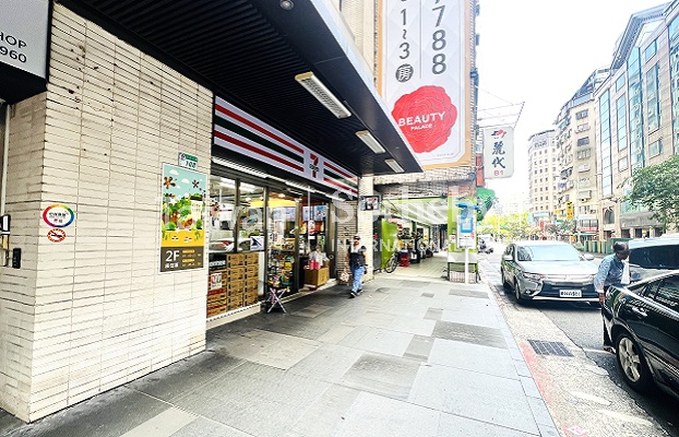 皇翔桂冠黃金店面(7-11)現場實景
